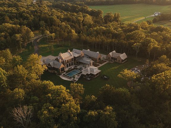 2nd image of 4616 Bennett Hollow Rd
