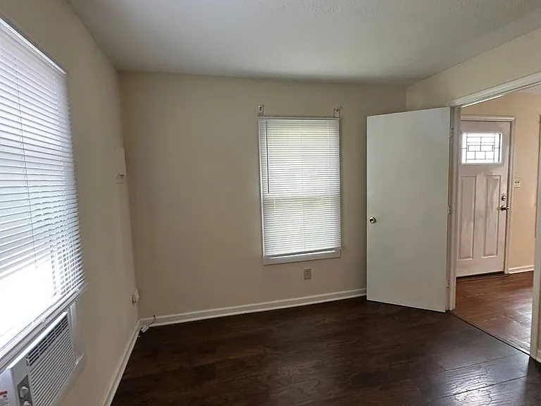 720 Addison Ave — Photo 12
