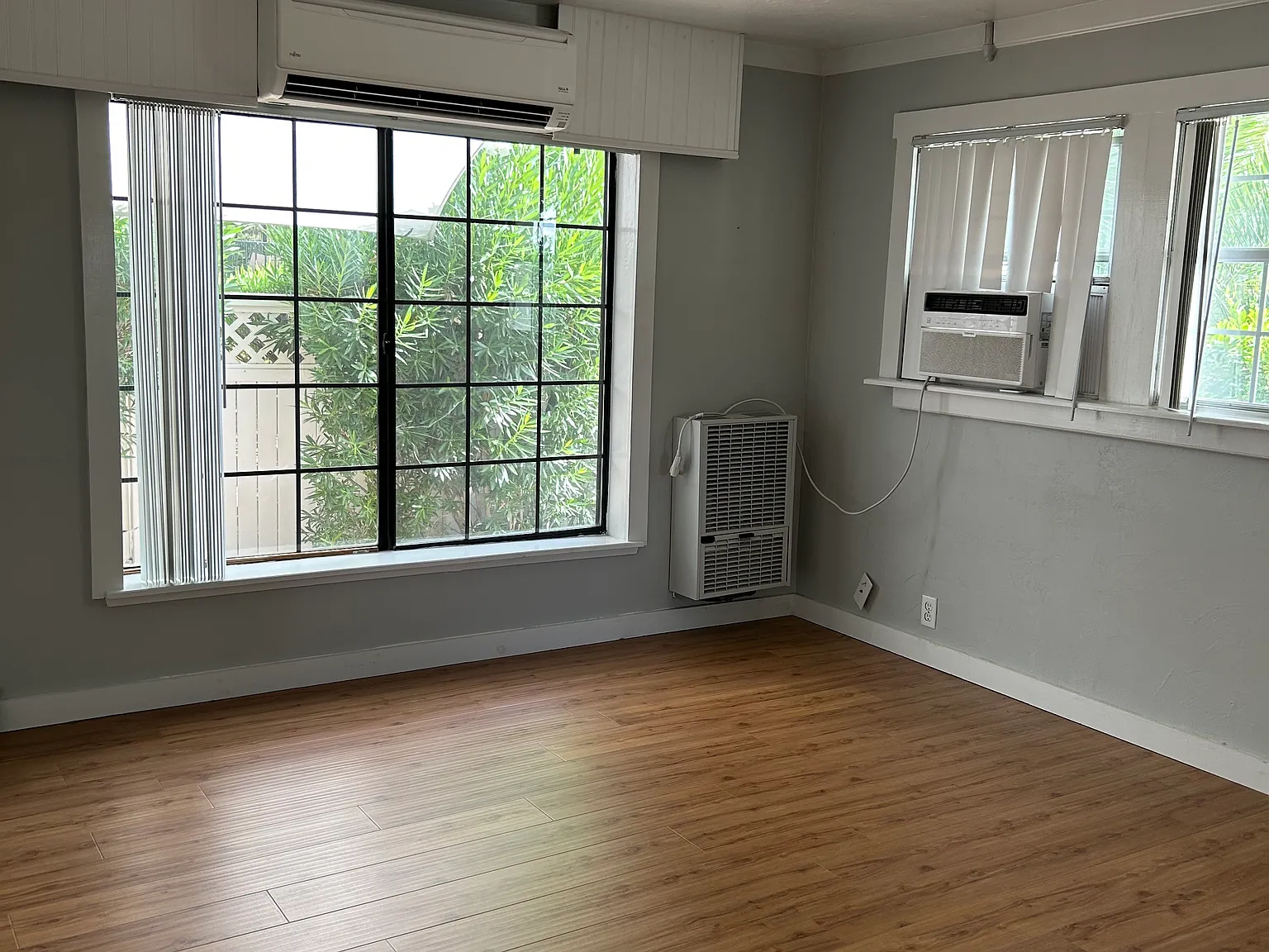 405 Reading St — Photo 2