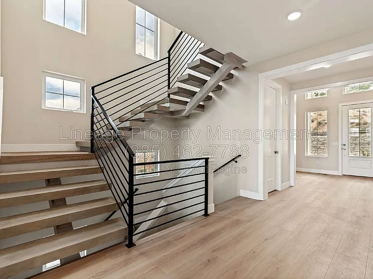 707 N 1540 E — Photo 9