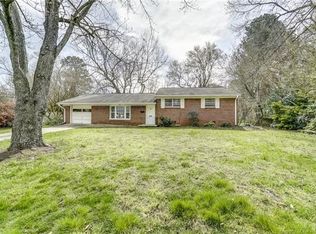 202 Robert Elliffe Rd, Williamsburg, VA 23185