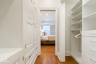 Rented by Dixon Advisory USA Inc.