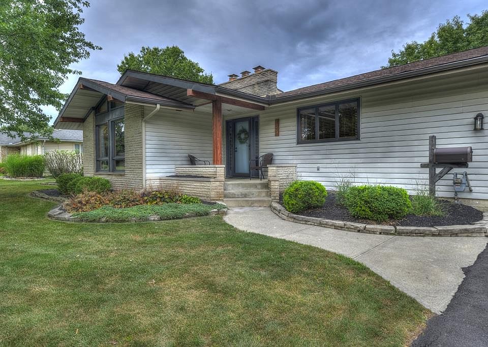 1st image of 790 Harvey Dr