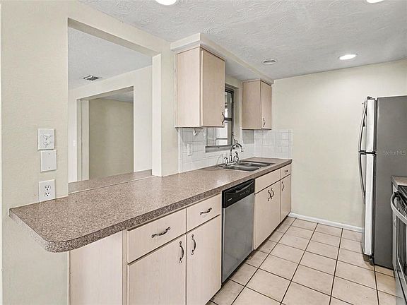 5th image of 3609 Truman Dr