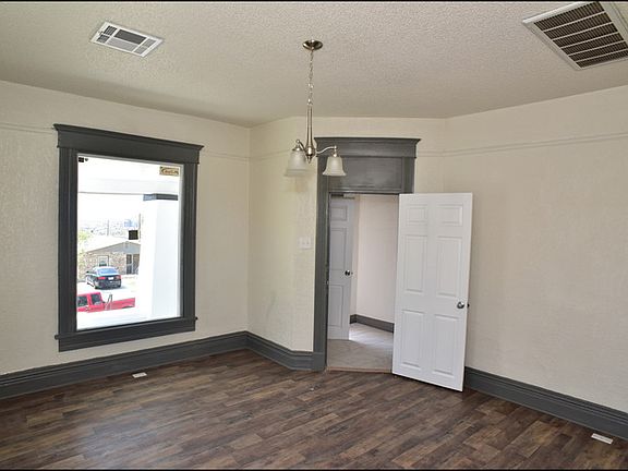3rd image of 2111 Portland Ave #A-b