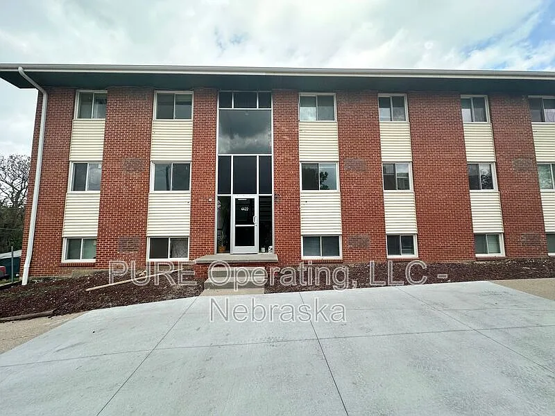 1 bed, 1.0 bath, 650 sqft, $850 — Photo 2