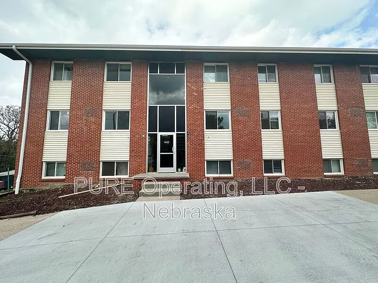 4420 S 25th St #6 — Photo 2