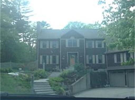 1st image of 3 Sherwood Ln