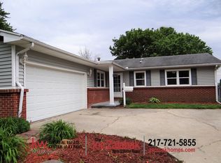 637 Broadmeadow Rd, Rantoul, IL 61866