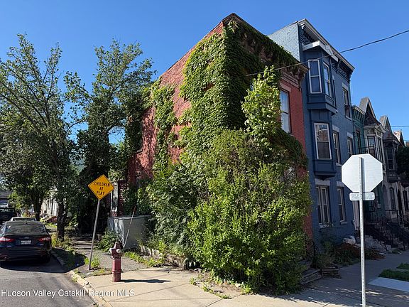 4th image of 161.5 Lark Street
