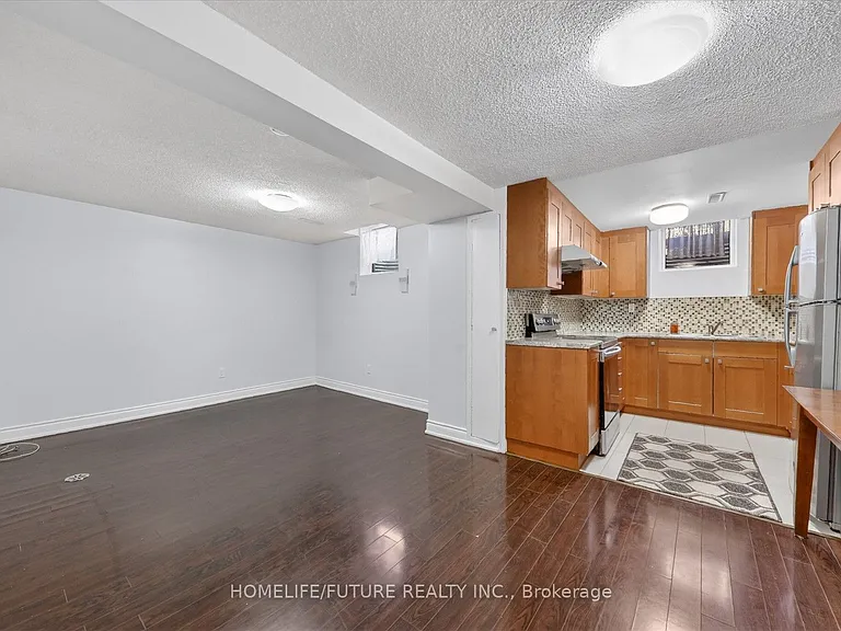 37 Elson St #BASEMENT — Photo 11