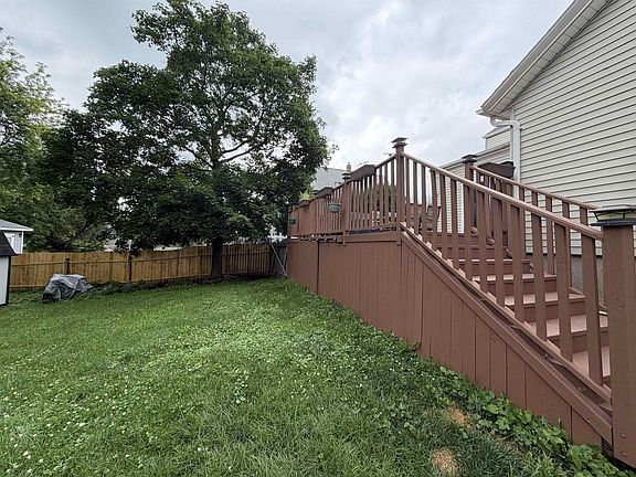 3rd image of 915 Julien St