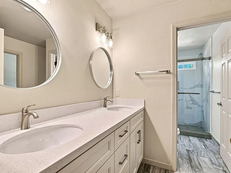 22555 Kinst Ct — Photo 9