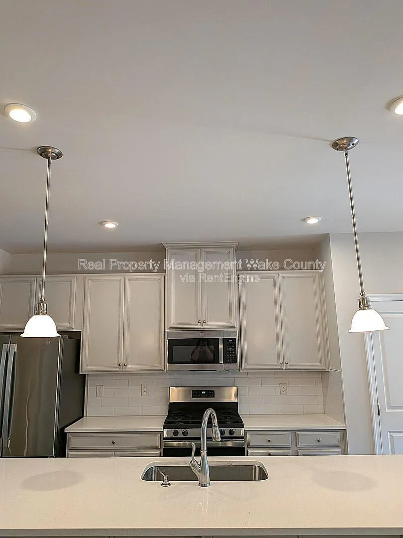 Building Photo - 6608 Pathfinder Way