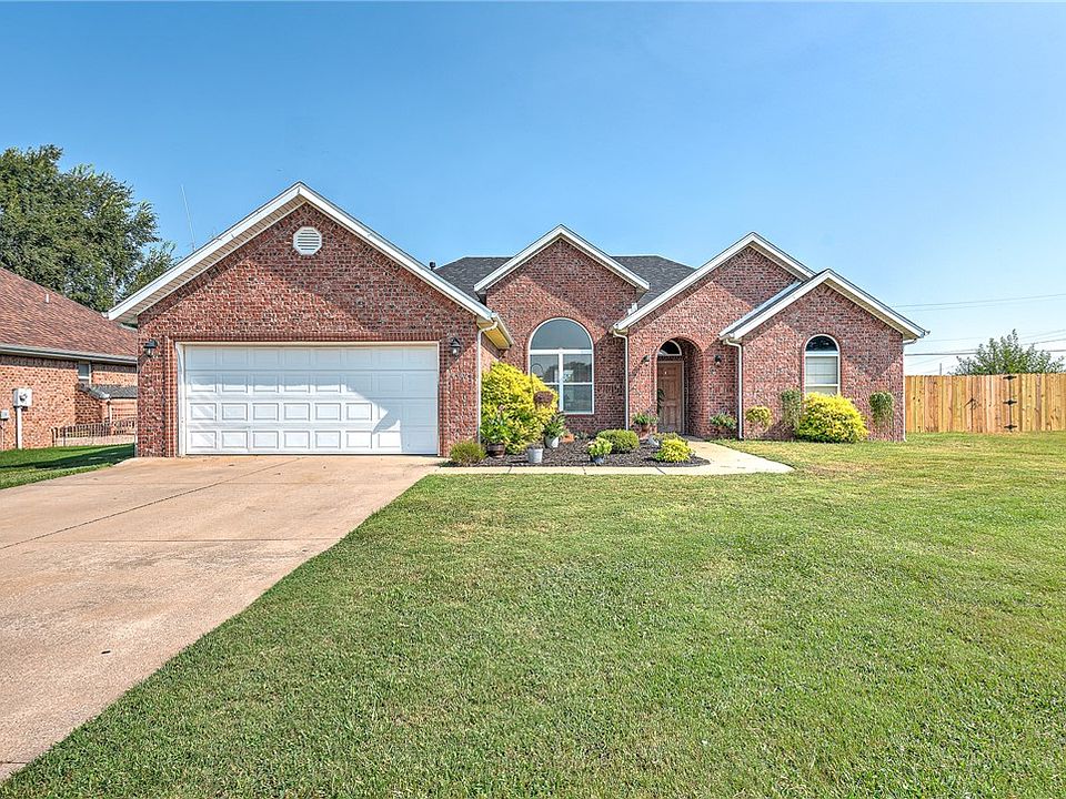 1st image of 4102 SW Fieldstone Blvd