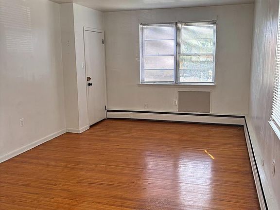 2nd image of 4992 Miriam Rd