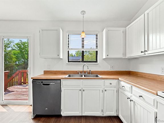 3rd image of 17958 E Oxford Drive
