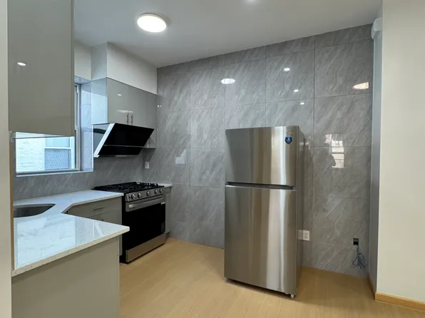 2349 62nd St #2R, Brooklyn, NY 11204