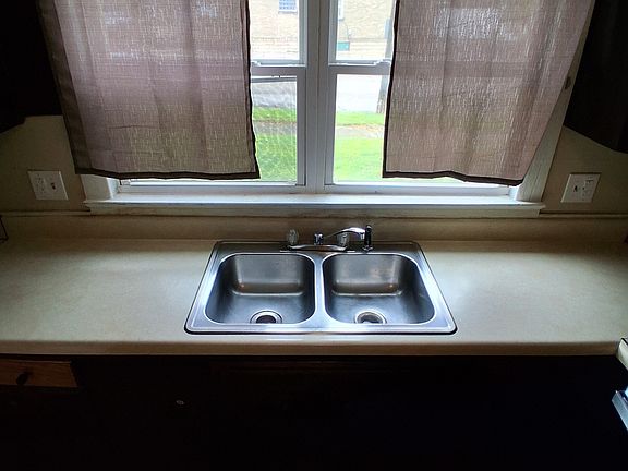 4th image of 302 E 30th St #1F