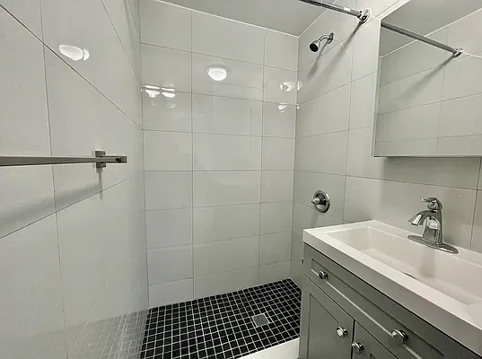 Rented by REAL New York | media 3