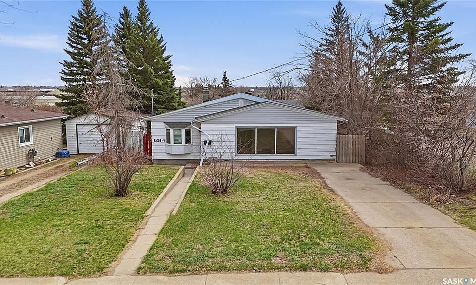 1st image of 1065 Stadacona STREET W