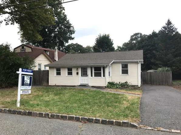 28 Navajo Ave, Lake Hiawatha, NJ 07034