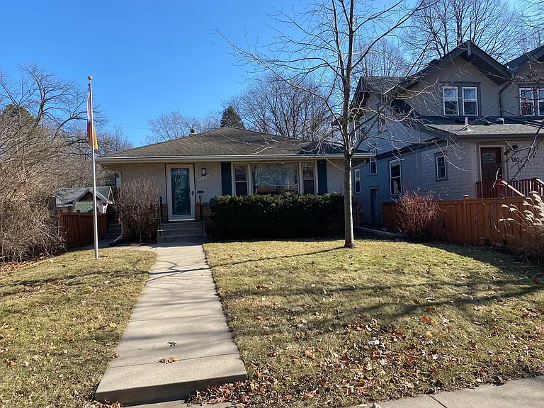 176 Fairview Ave S — Photo 1