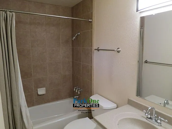 905 Colina Ct — Photo 3
