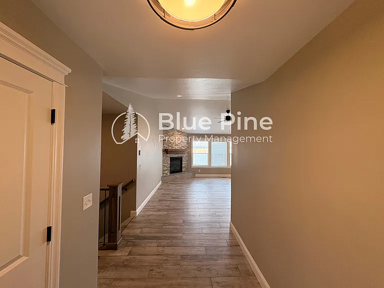 1890 Mesa Canyon Dr — Photo 2