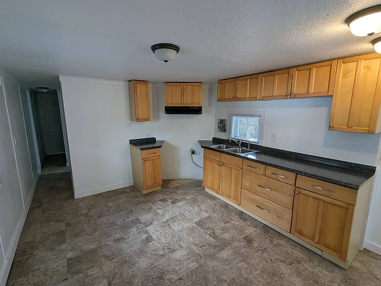 187 Thunderbird Dr — Photo 3