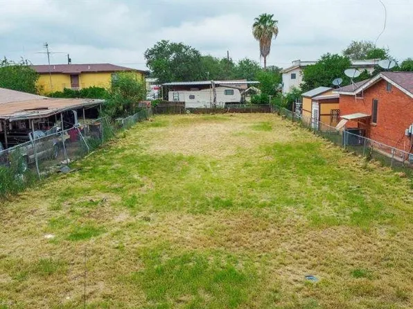 214 W San Pedro St, Laredo, TX 78041