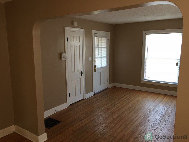 2nd image of 371 N 41st St