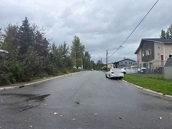 5th image of 3403 Skipper St