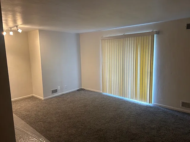 1 bed, 900 sqft, $875 — Photo 2