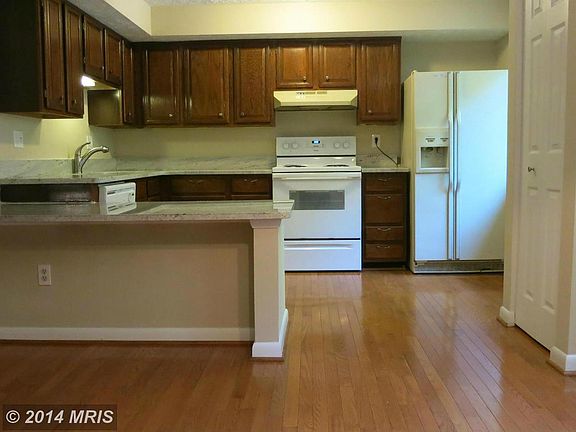 3rd image of 2804 Raymond Ct