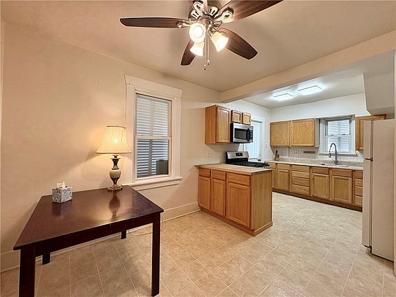 5th image of 1609 Tyler St