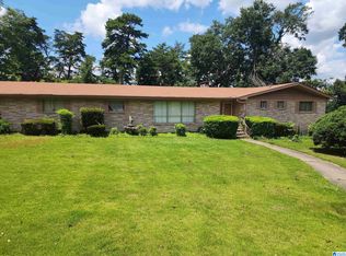 814 Skyline Cir, Bessemer, AL 35020