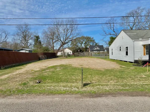 718 Llano St, Port Neches, TX 77651