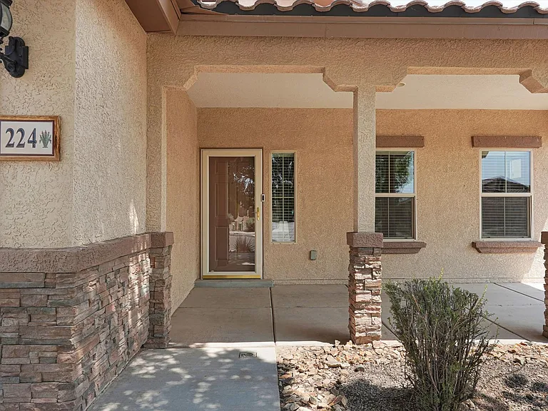 224 Valle Alto Dr NE — Photo 4