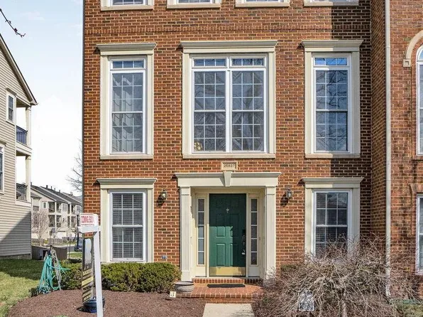 25837 Mews Ter, Chantilly, VA 20152