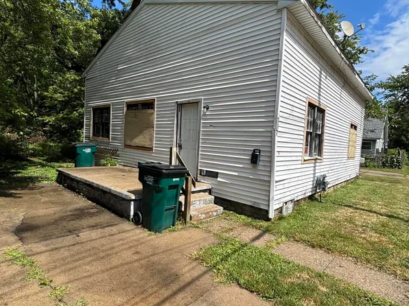 707 Isbell St, Lansing, MI 48910