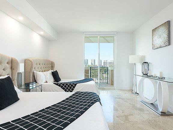 2nd image of 17555 Atlantic Blvd APT 804