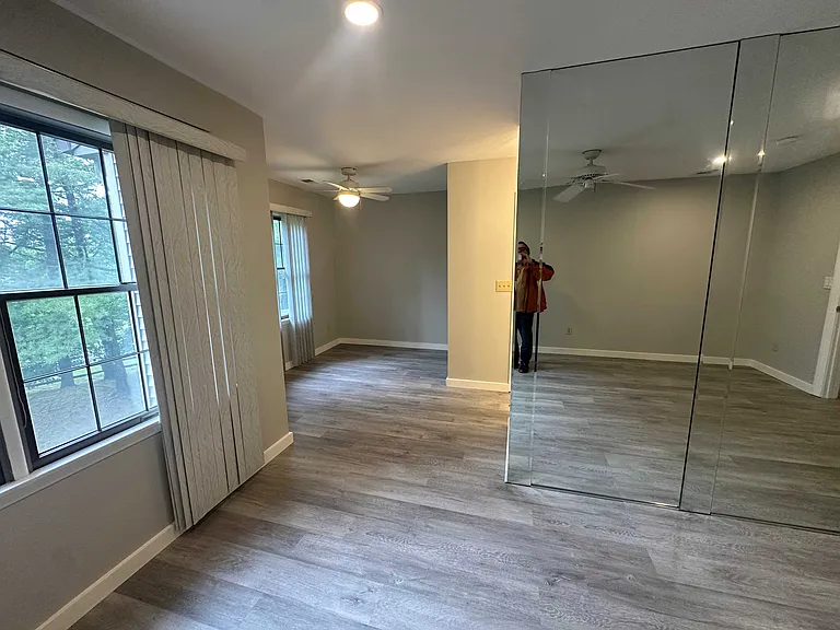 8 Hialeah — Photo 10