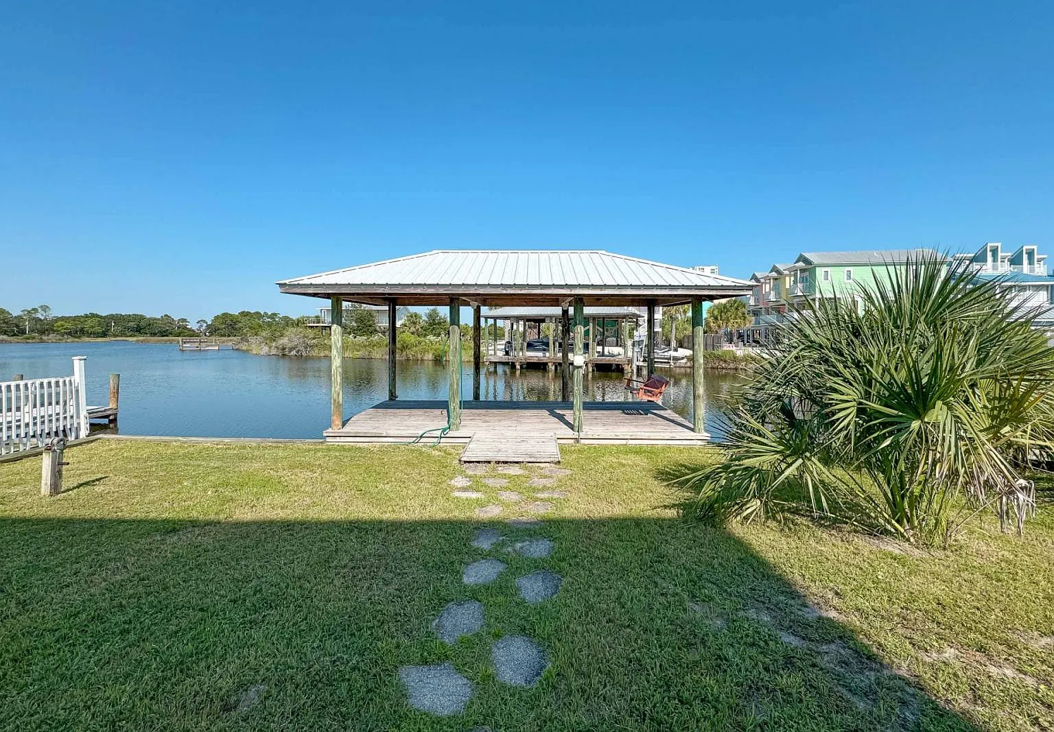 3 bed, 2.5 bath, 1536 sqft, $3,950 — Photo 3