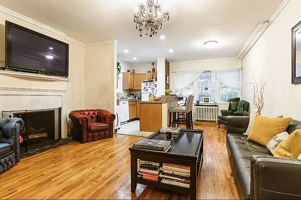 Rented by Green Line Realty | media 11