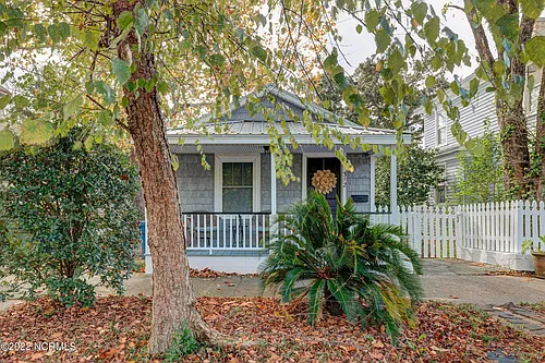 312 Queen St Photo 1