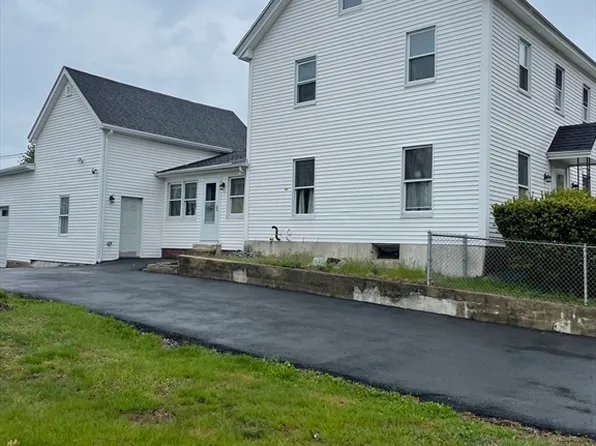 192 Hildreth St, Lowell, MA 01850