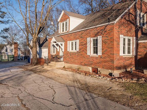 5th image of 1213 E Main St
