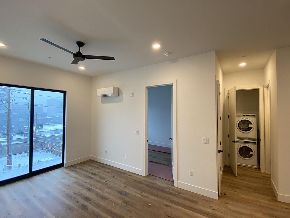 2nd image of 127 Ridge St #205