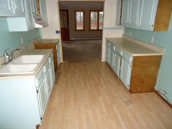 5th image of 784 Keith Ave